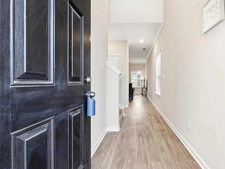 334 Melody Ln — Photo 4