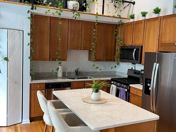 3rd image of 758 N Larrabee St APT 535