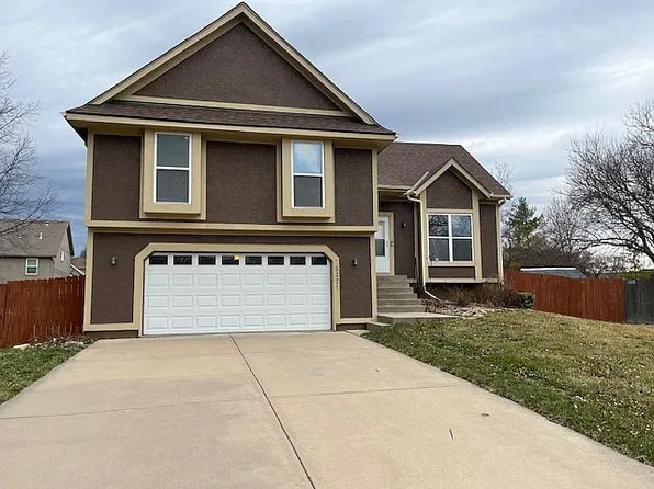 15329 Riley St, Overland Park, KS 66223