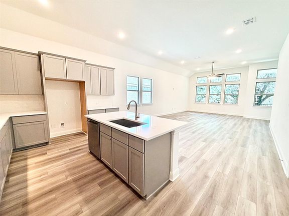 5th image of 1141 Cole Estates Dr