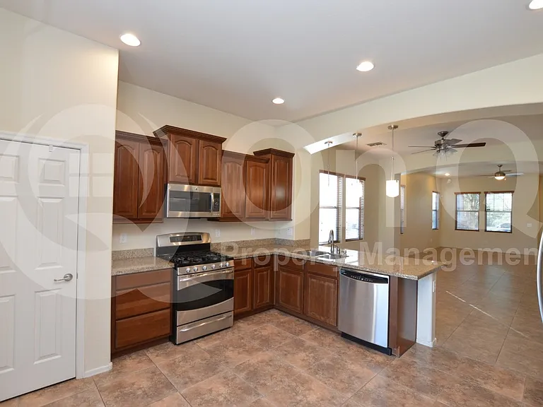 7727 S 39th Way — Photo 3
