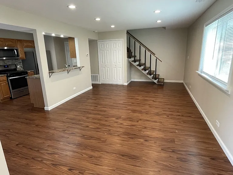 228 N Waterford Dr #12C — Photo 2