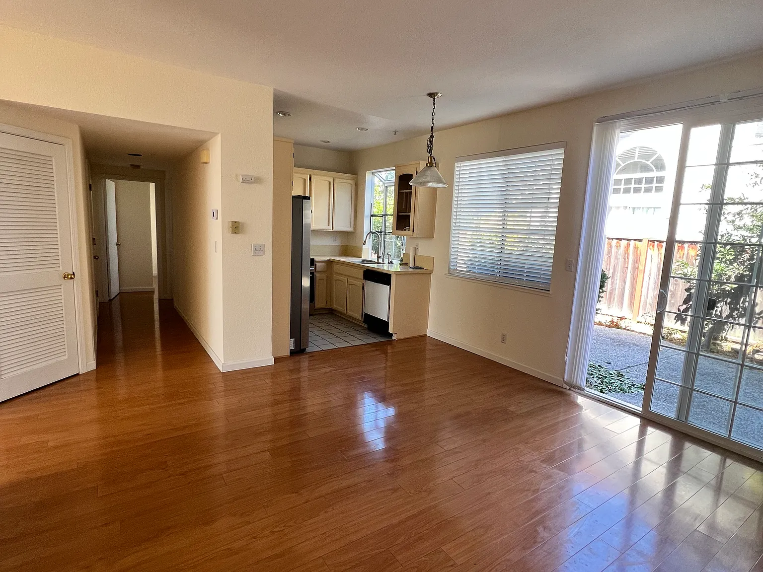 4 bed, 1781 sqft, $4,450 — Photo 2
