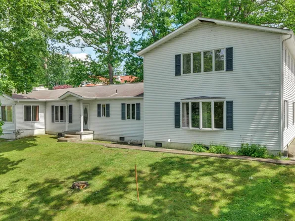 1412 Maxwell Hill Rd, Beckley, WV 25801