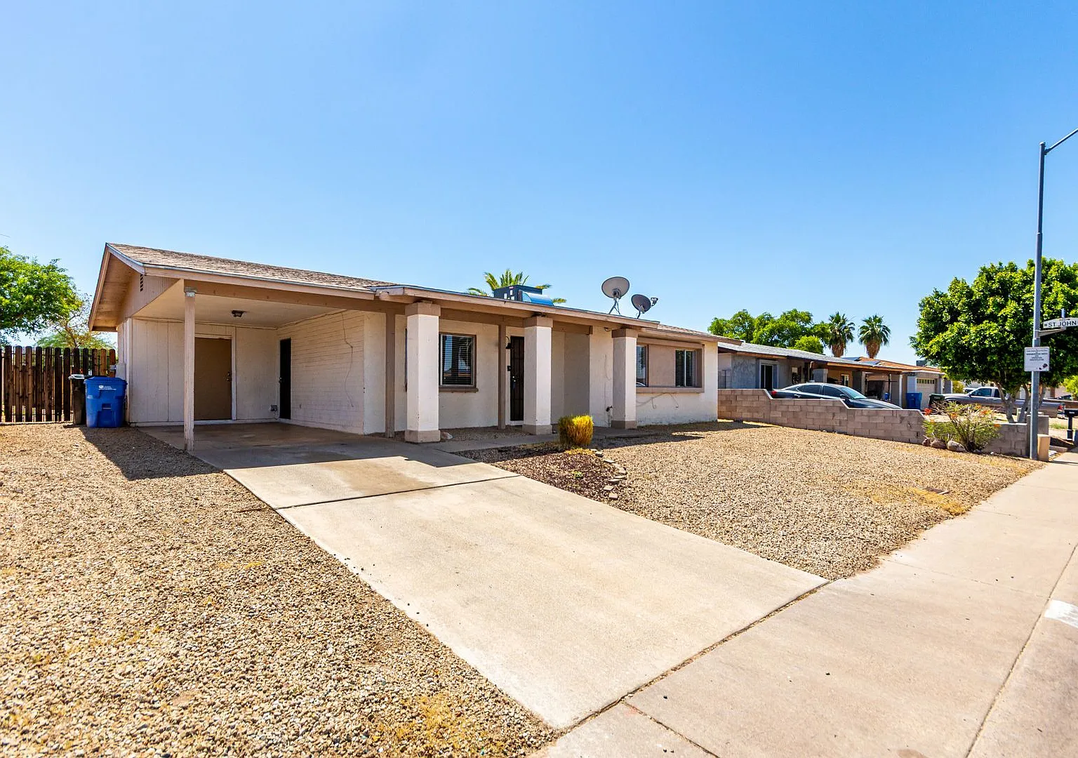 Charming 3 bed 2 bath in the heart of Phoenix! — Photo 2