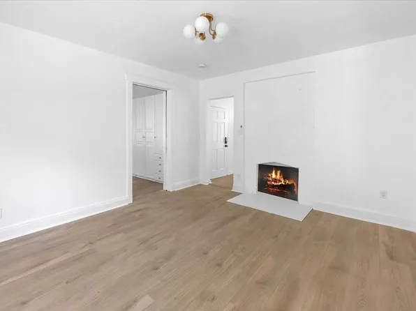 46 Garden Place image 5 of 34