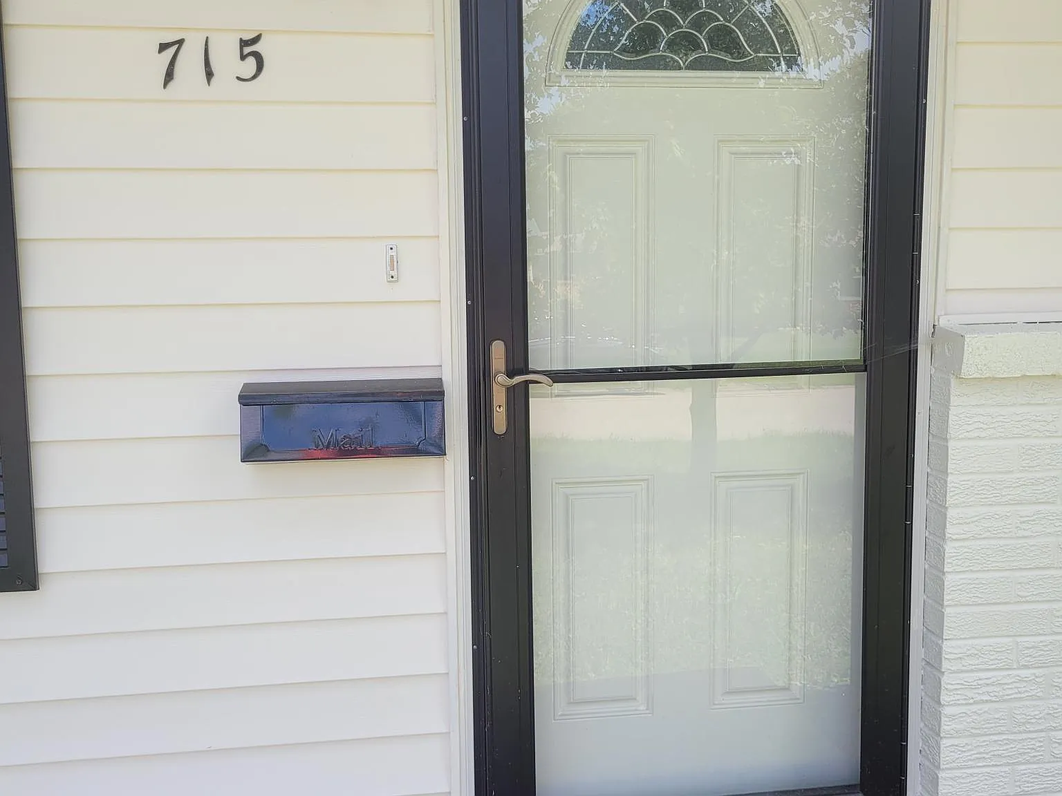 3 bed, 1050 sqft, $1,785 — Photo 2