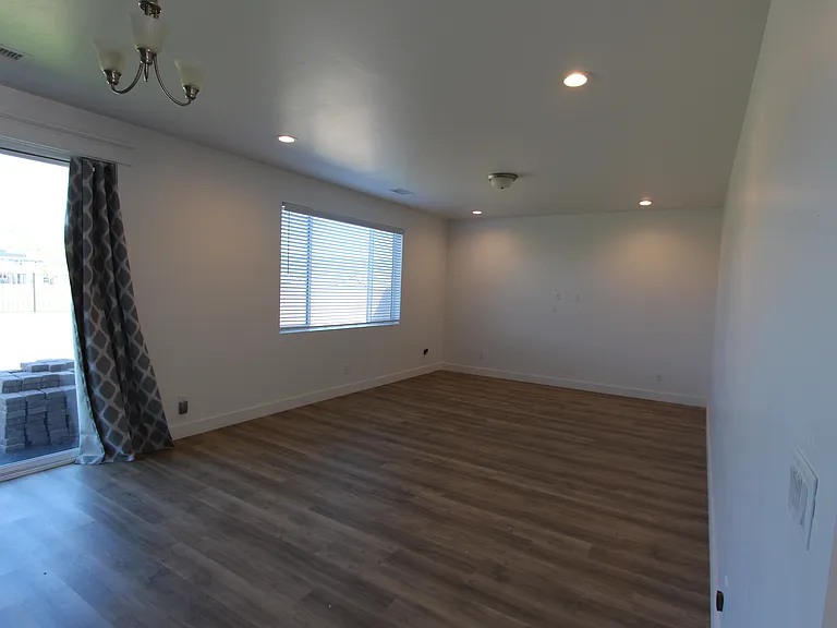 11880 Pegasus Rd — Photo 7