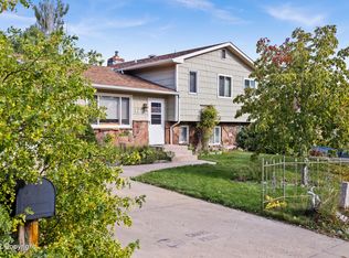 1211 L A Ln, Gillette, WY 82716