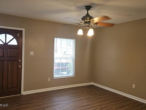 3rd image of 7630 Rockingham Dr