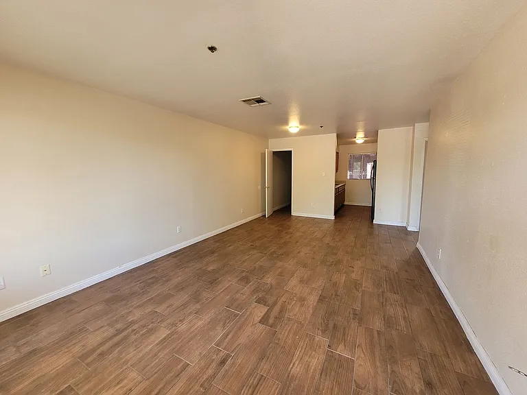 530 S Magnolia Ave — Photo 7