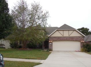 325 S Melaleuca Dr, Springfield, MO 65809