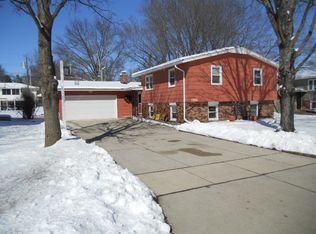1511 W 5th St, Cedar Falls, IA 50613