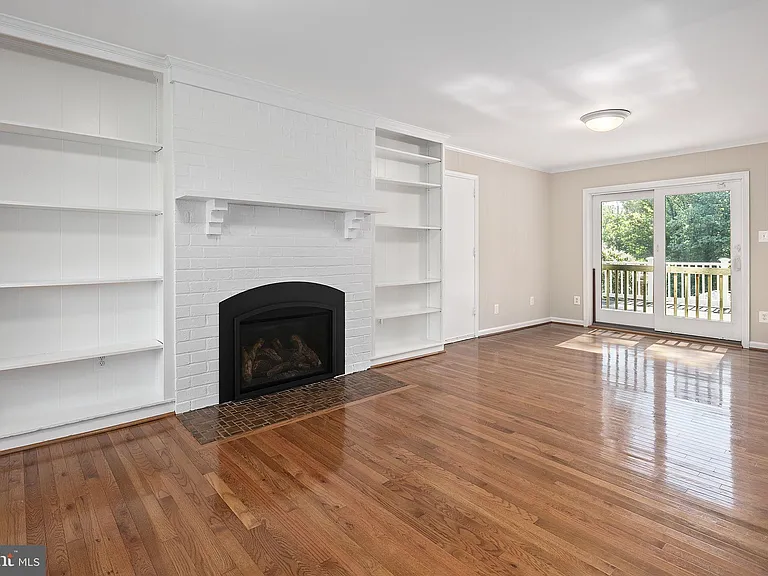 2542 N Wakefield St — Photo 17