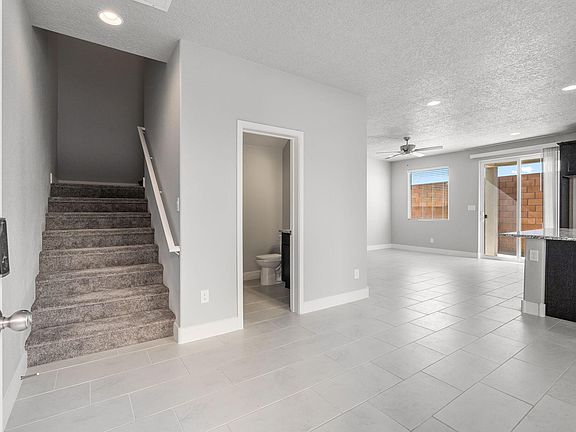3rd image of 3652 Queen Ct NE