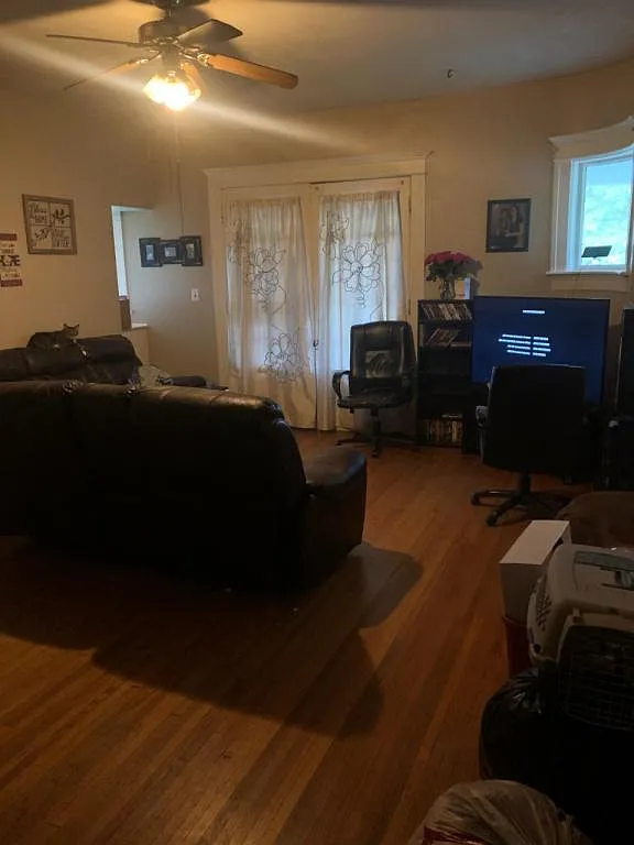904 W Stephenson, Apt#1 — Photo 2