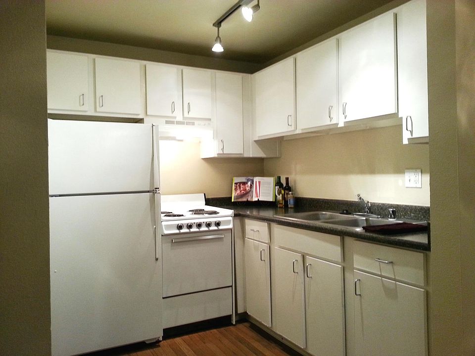 2nd image of 15333 NE 13th Pl APT 1003
