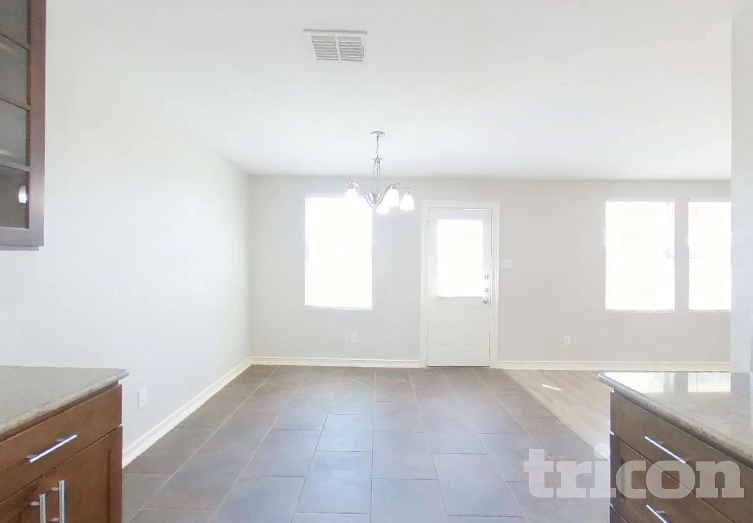 1513 Queen Annes Drive Burleson TX — Photo 4