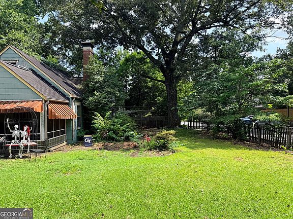 2nd image of 507 E Lake Dr
