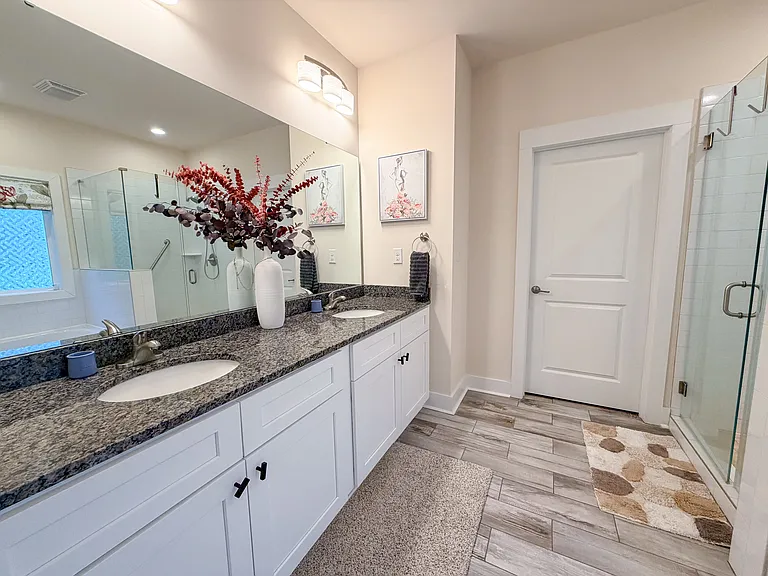 1004 Josey Ln — Photo 9