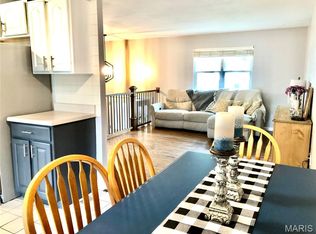 361 Messina Dr, Ballwin, MO 63021