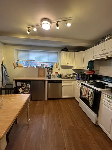 135 Inman St Photo 1