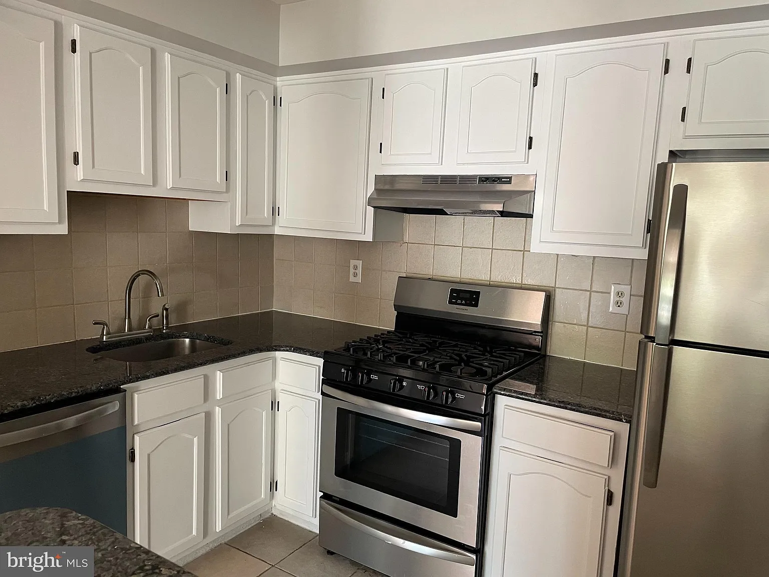 2 bed, 1138 sqft, $2,650 — Photo 4