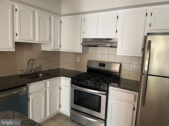 4th image of 205 Salem Ct APT 6