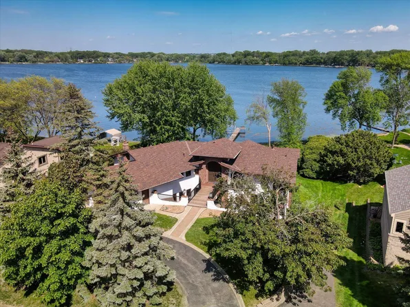 2612 Edgerton St, Little Canada, MN 55117