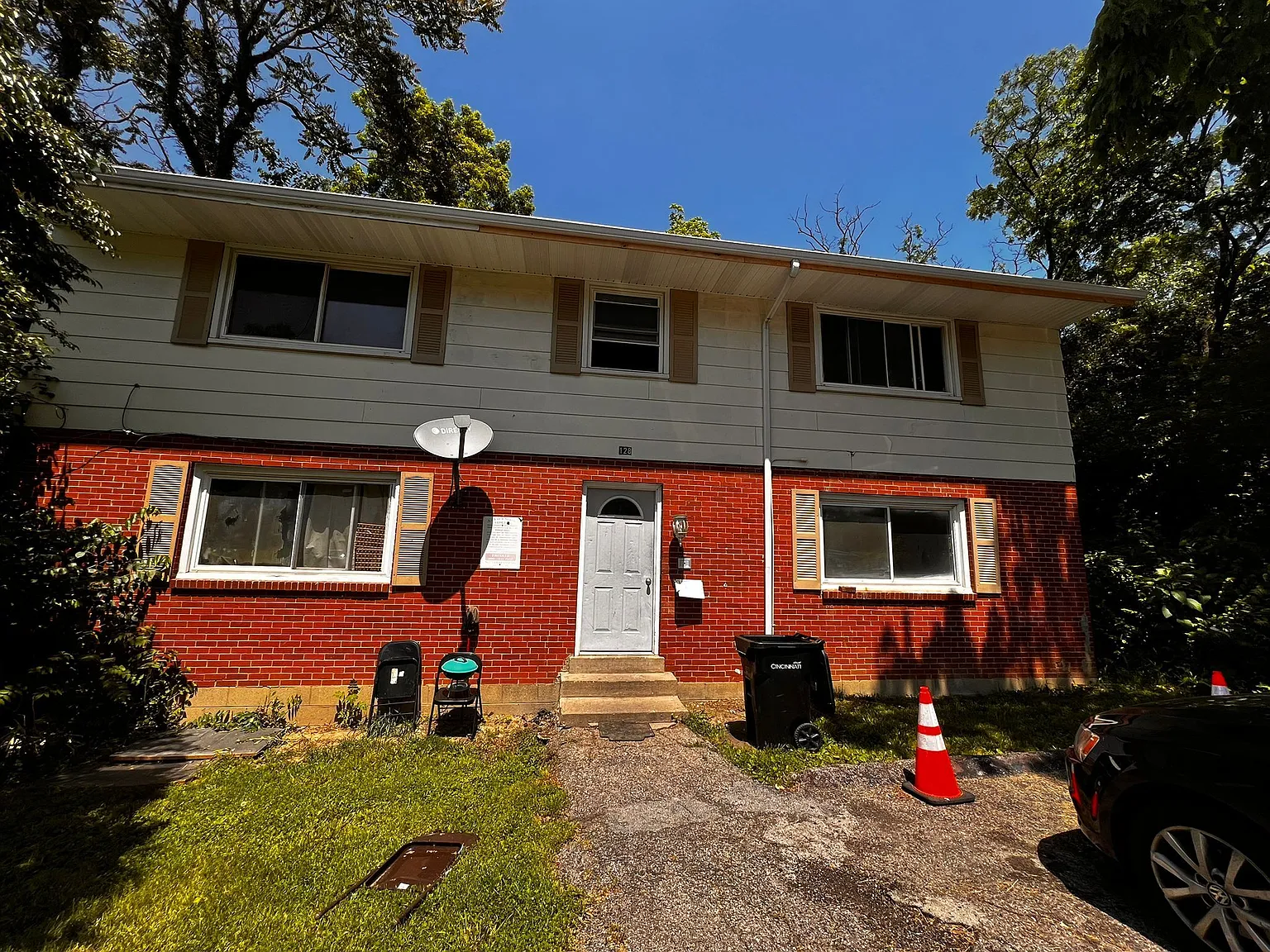 128 Clinton Springs Avenue - 2 — Photo 1