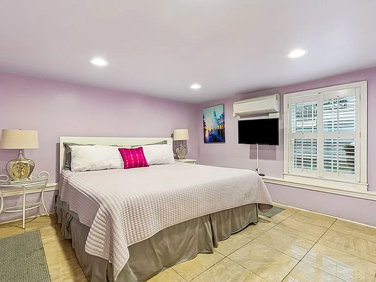 1904 Laharpe St #1904 — Photo 10