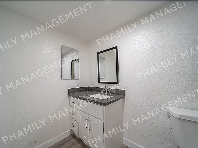 5227 Huntington Dr N #2 — Photo 17