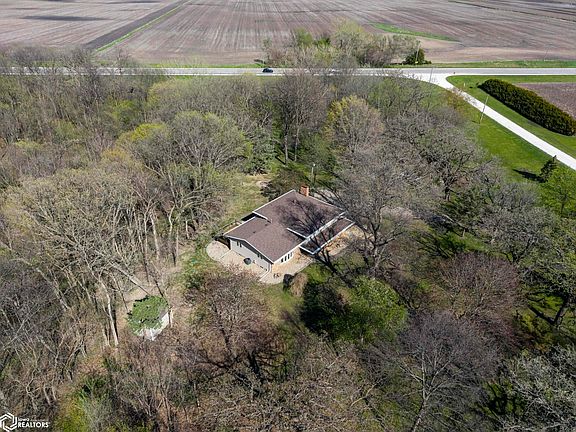3rd image of 2695 Timberlane Rd