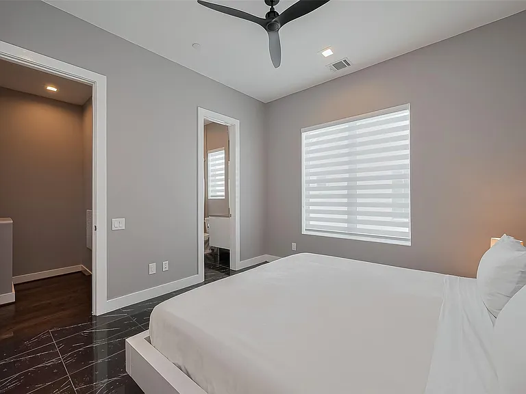 5919 E Post Oak Ln — Photo 24