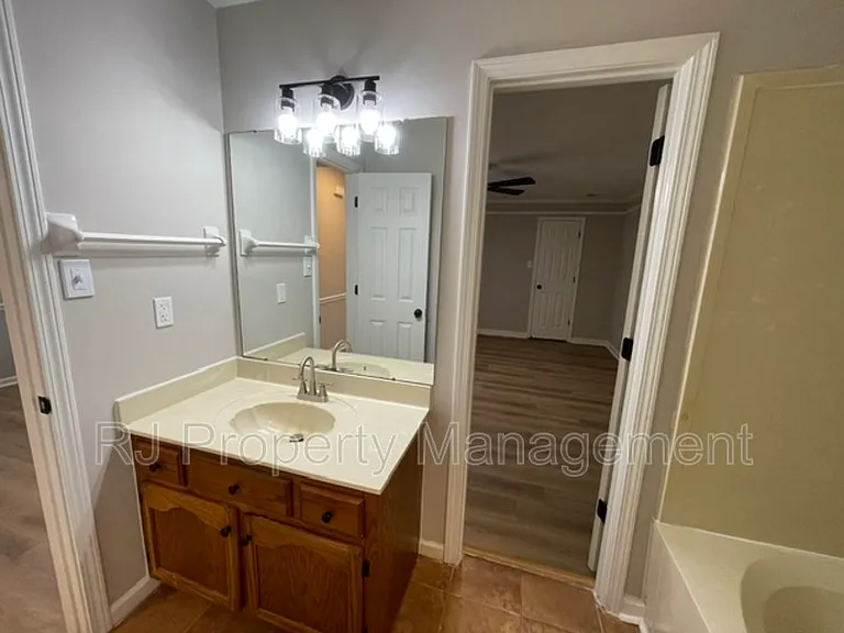 6913 Snyder Rd — Photo 13