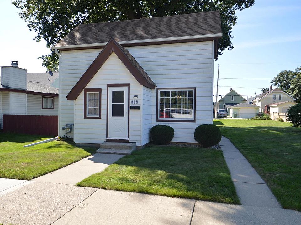 1st image of 809 Manitoba AVENUE