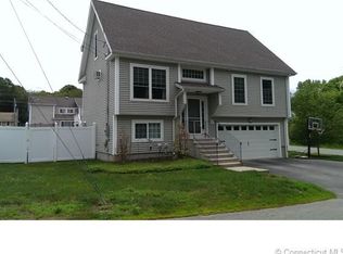66 Elm St, Griswold, CT 06351