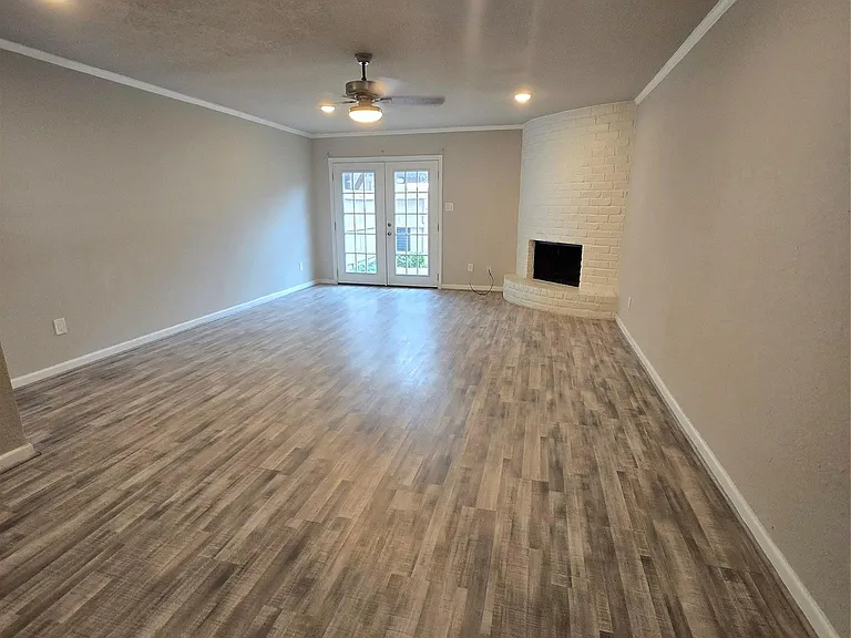 8355 Nairn St — Photo 4