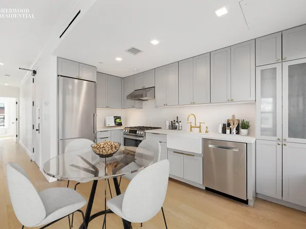 118 Lafayette Avenue image 5 of 14