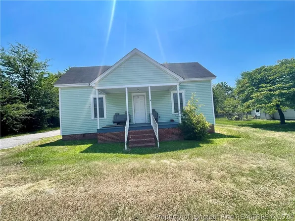 22 3rd St, Laurinburg, NC 28352