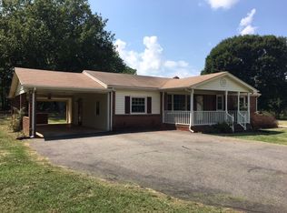 355 Log Cabin Rd, Appomattox, VA 24522