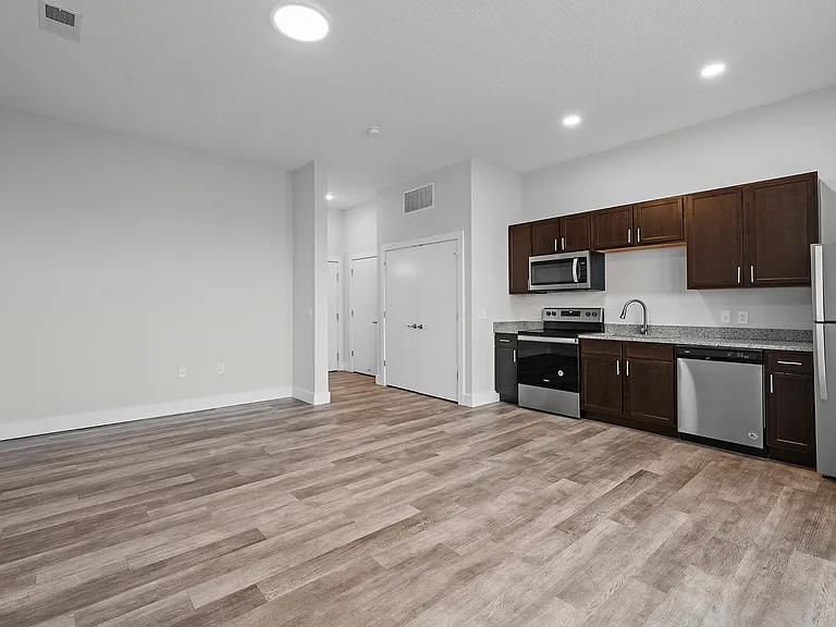 Spacious Studio Apartment Spacious Studio Apartment