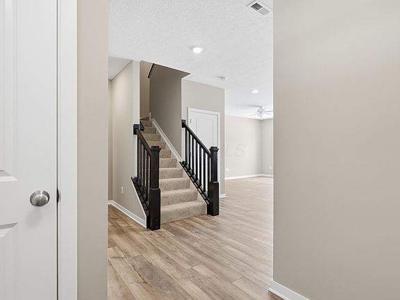 5th image of 5507 Finsbury Dr