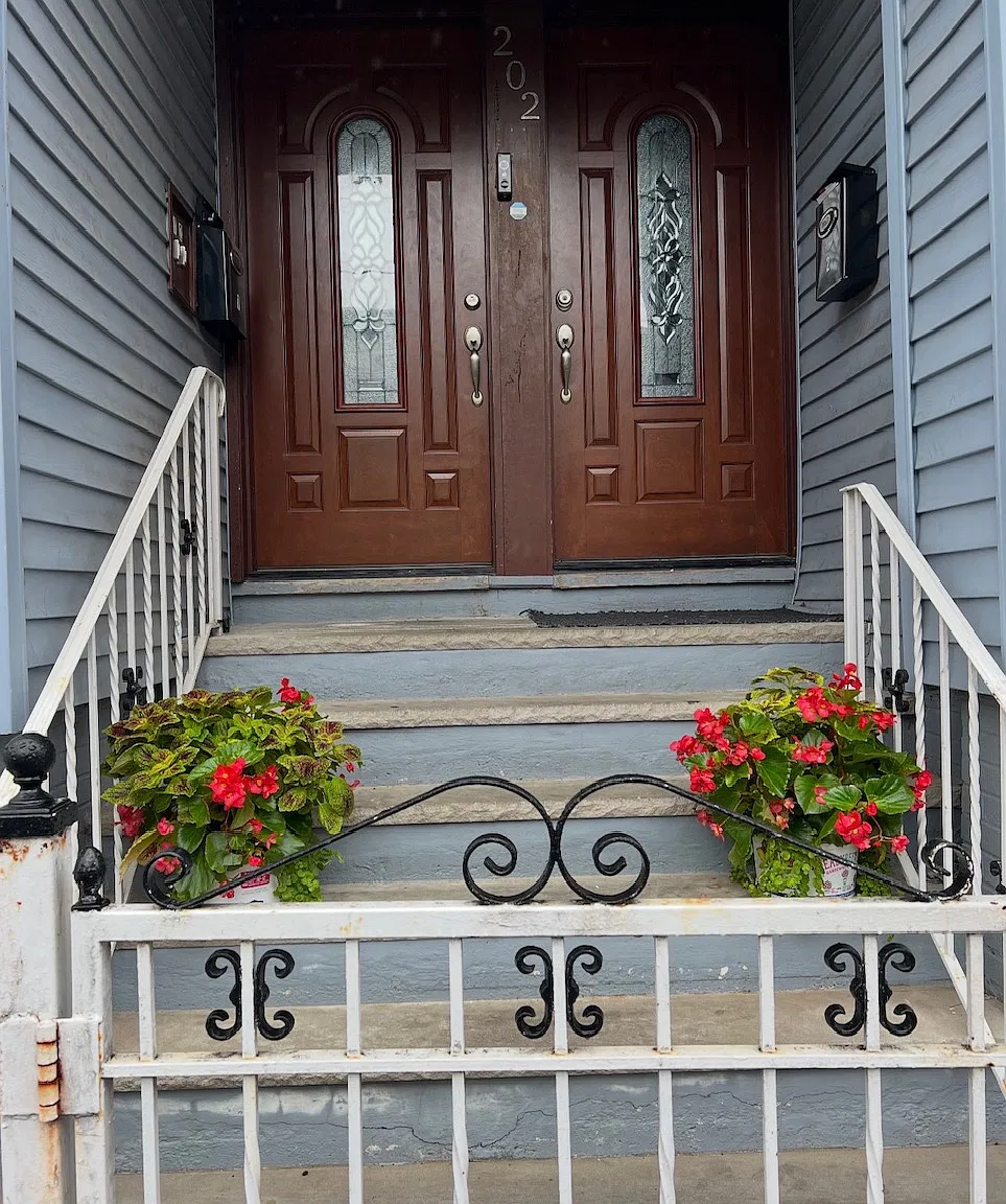 202 Clinton Ave — Photo 2