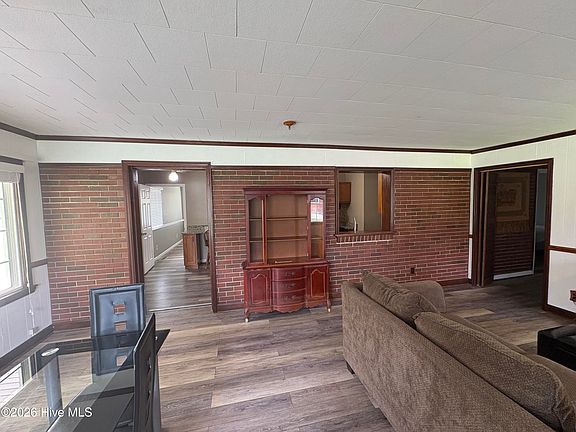 3rd image of 2000 Opal St