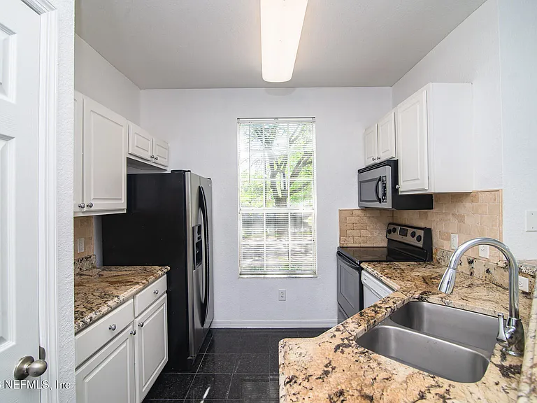 13703 Richmond Park Dr #1603 — Photo 10