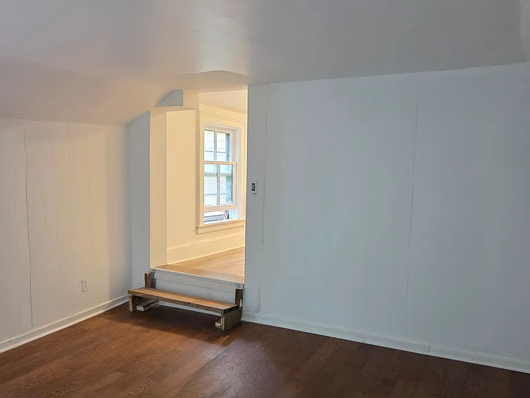 105 Bethune St #2 — Photo 10