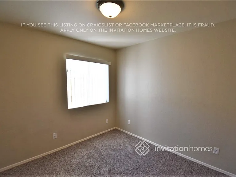 2046 N 90th Ln — Photo 7