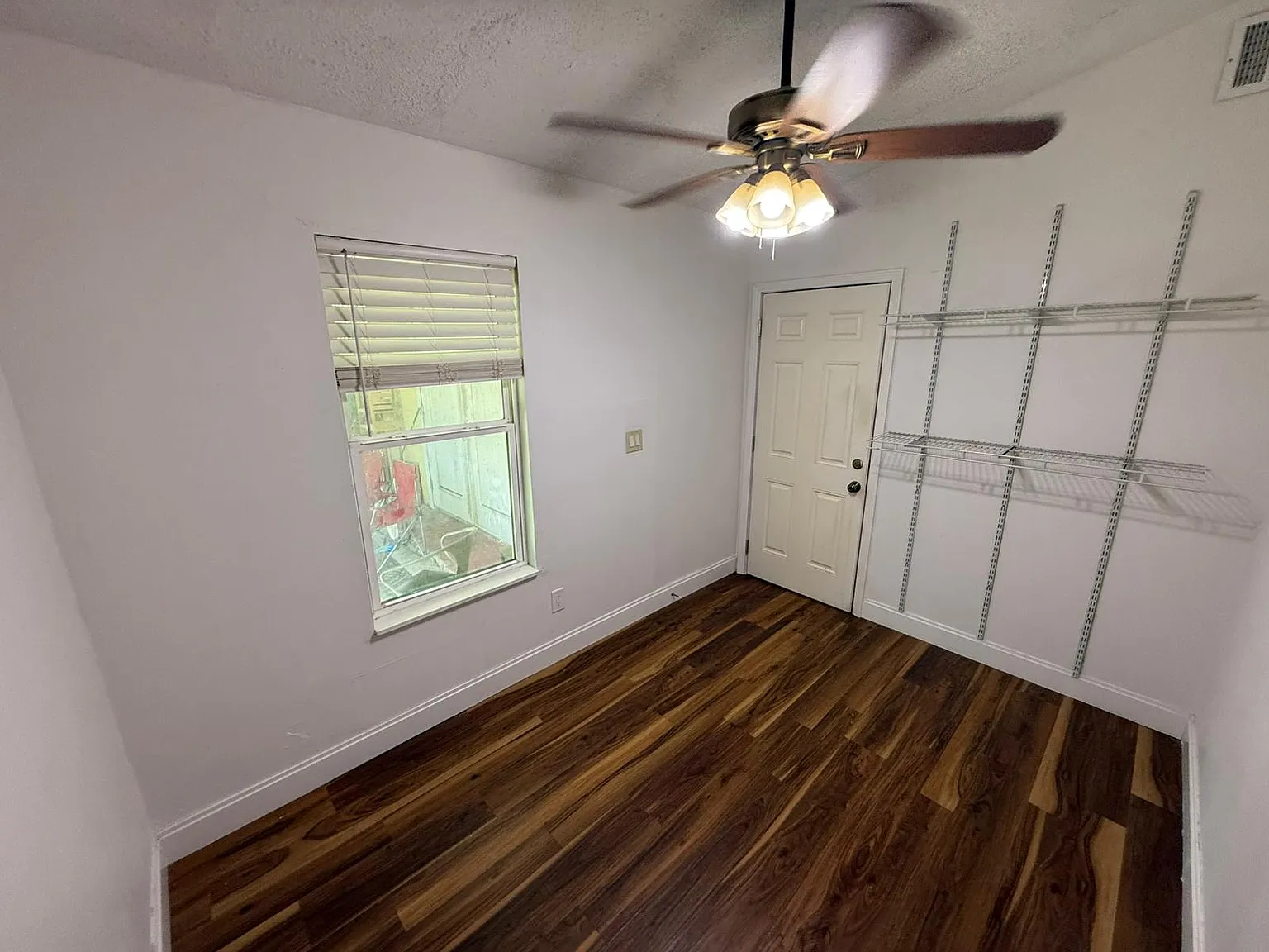 1 bed, 120 sqft, $499 — Photo 1