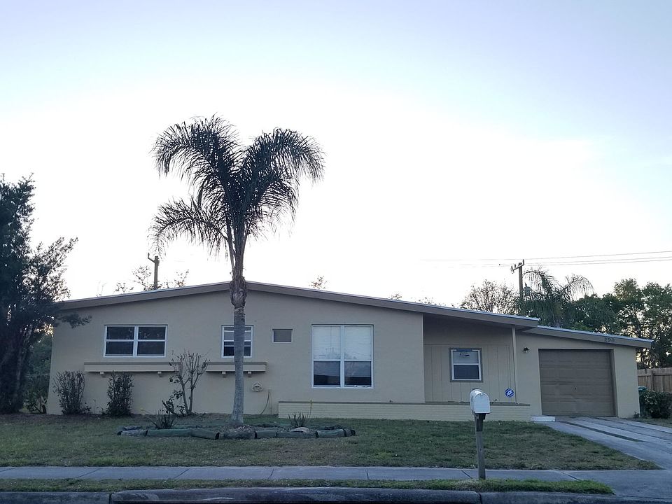 2nd image of 290 SW Airoso Blvd
